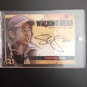 Walking dead autograph card